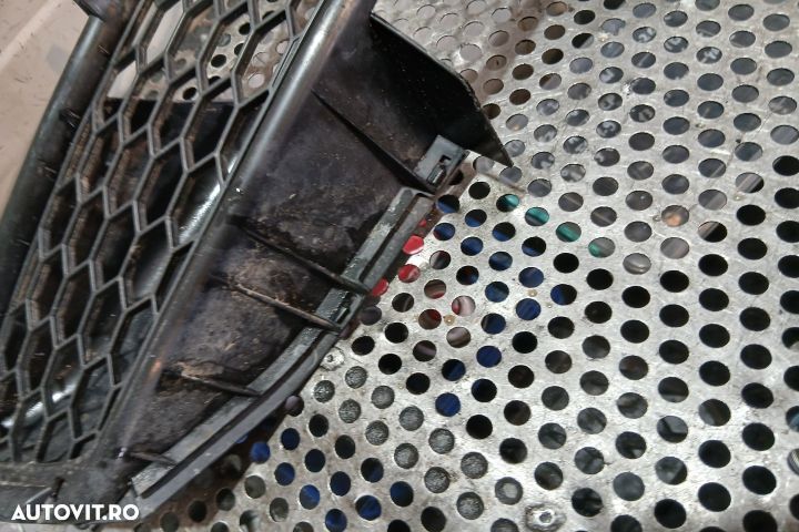 Grila bara fata dreapta 8200301496 8200301496 Dacia Logan 1 [facelift - 1