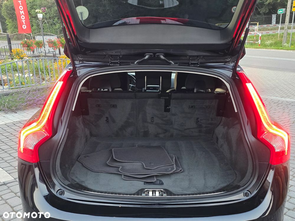 Volvo V60 D4 Momentum - 18