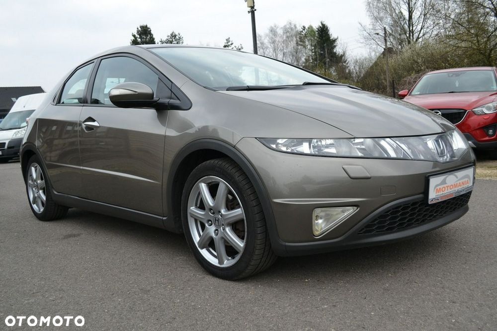 Honda Civic 1.8i-VTEC Automatik Executive - 2