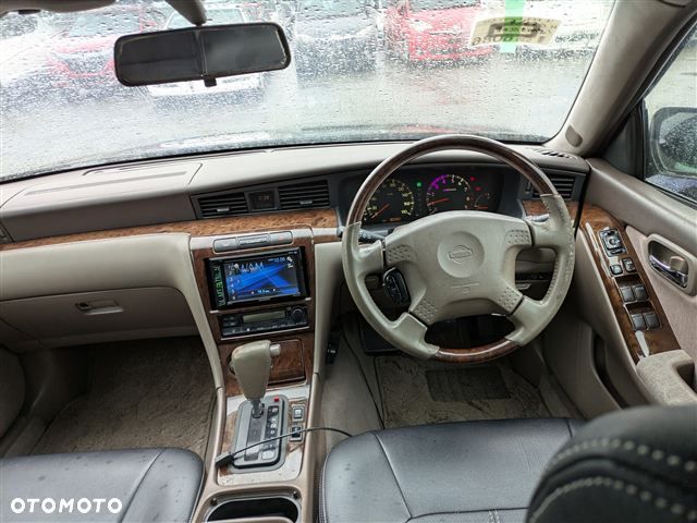 Nissan Laurel - 7