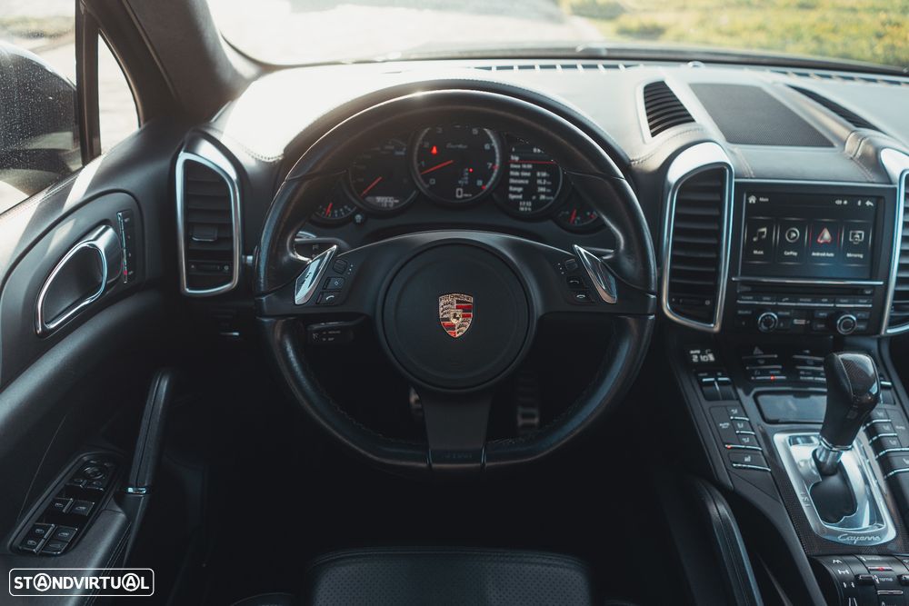 Porsche Cayenne Turbo - 33