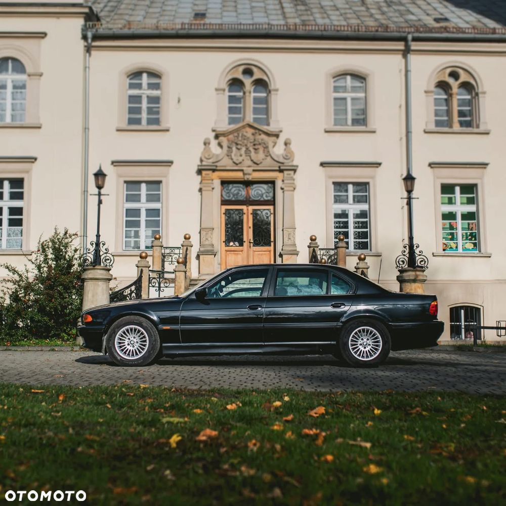 BMW Seria 7 750iL - 4