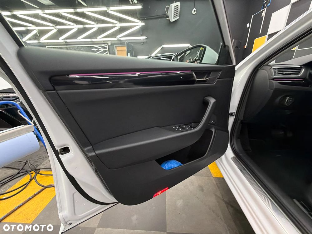 Skoda Superb 2.0 TDI L&K DSG - 7