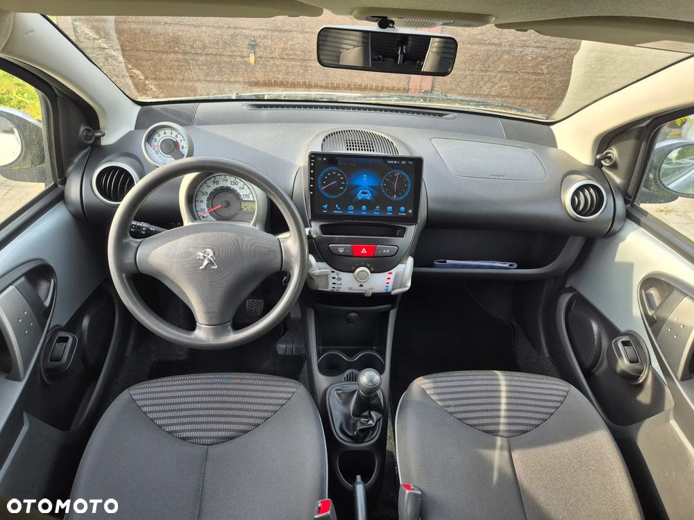 Peugeot 107 - 12