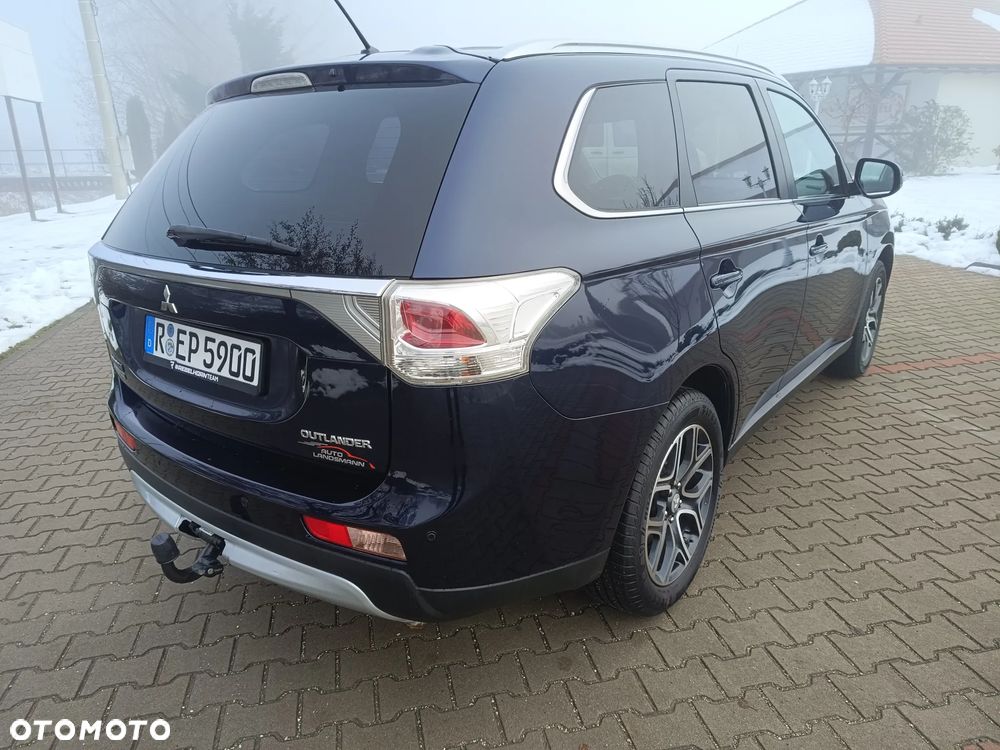 Mitsubishi Outlander 2.0 Invite + 2WD - 7