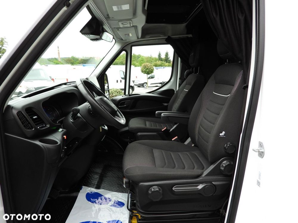 Iveco DAILY 35S18 KONTENER HI-MATIC WINDA 8 PALET TEMPOMAT NAWIGACJA LEDY PNEUMATYKA AUTOMAT HI-MATIC KLIMATYZACJA  180KM - 28