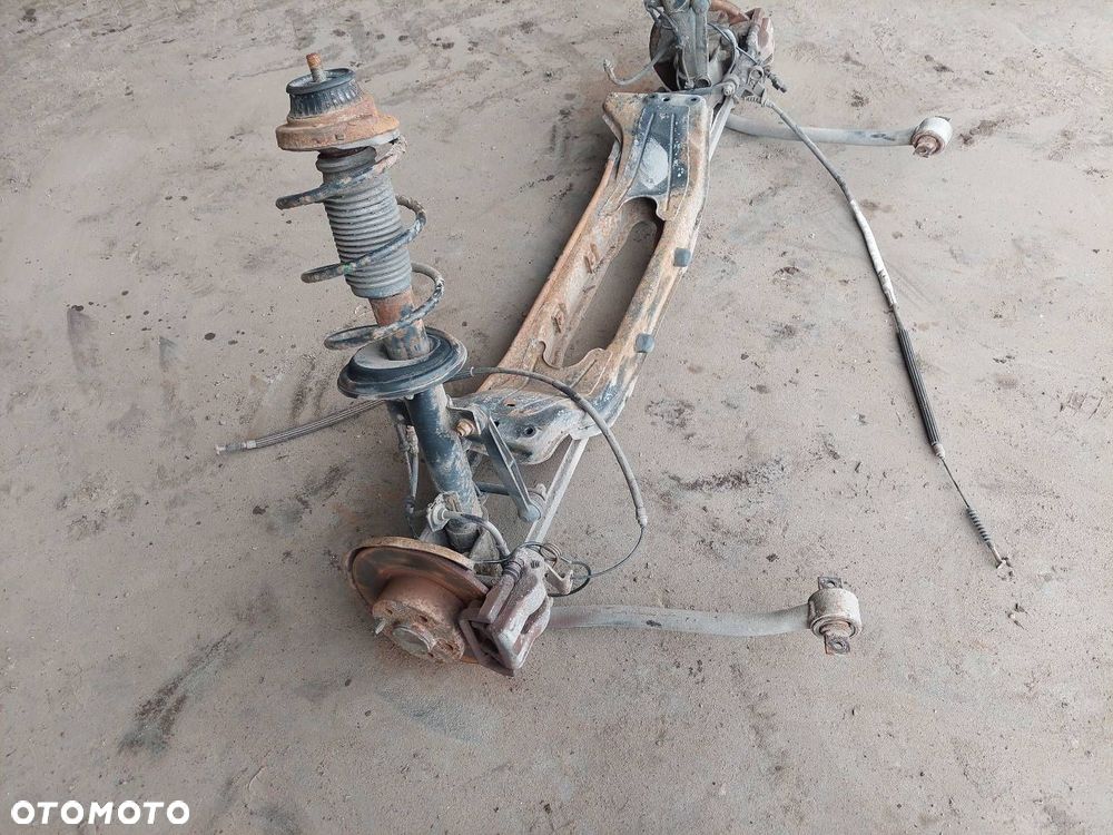 KOMPLETNE ZAWIESZENIE BELKA SANKI TYŁ AMORTYZATORY ALFA ROMEO 147 I - 2