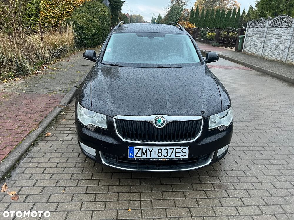 Skoda Superb 2011 photo 3