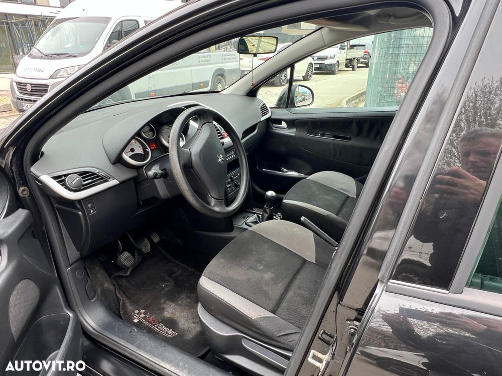 Peugeot 207 - 5