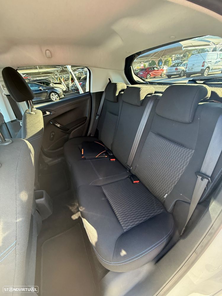Peugeot 208 1.2 PureTech Signature - 9