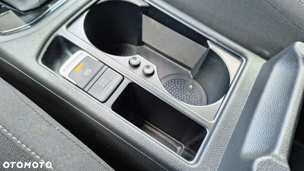 Volkswagen Touran - 28