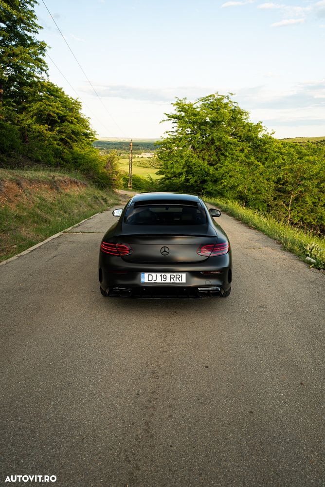 Mercedes-Benz C 300 9G-TRONIC AMG Line Plus - 2