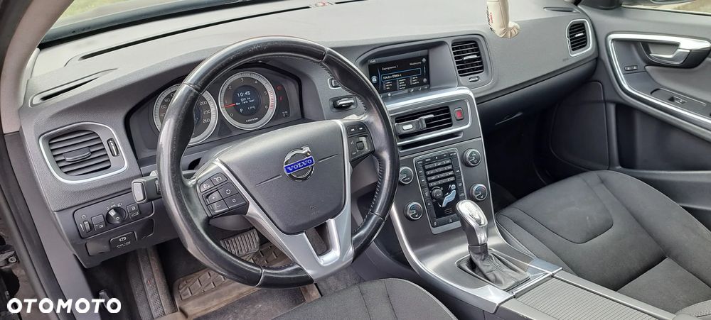Volvo V60 D3 Geartronic Momentum - 16