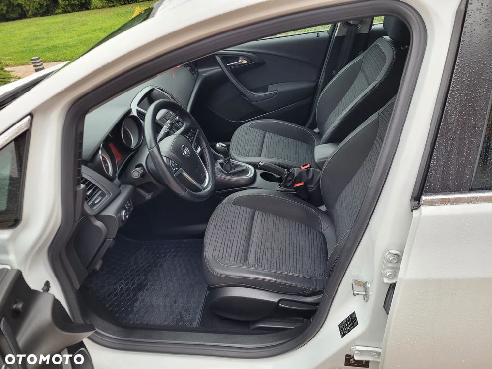 Opel Astra IV 1.4 T Business EU6 - 21