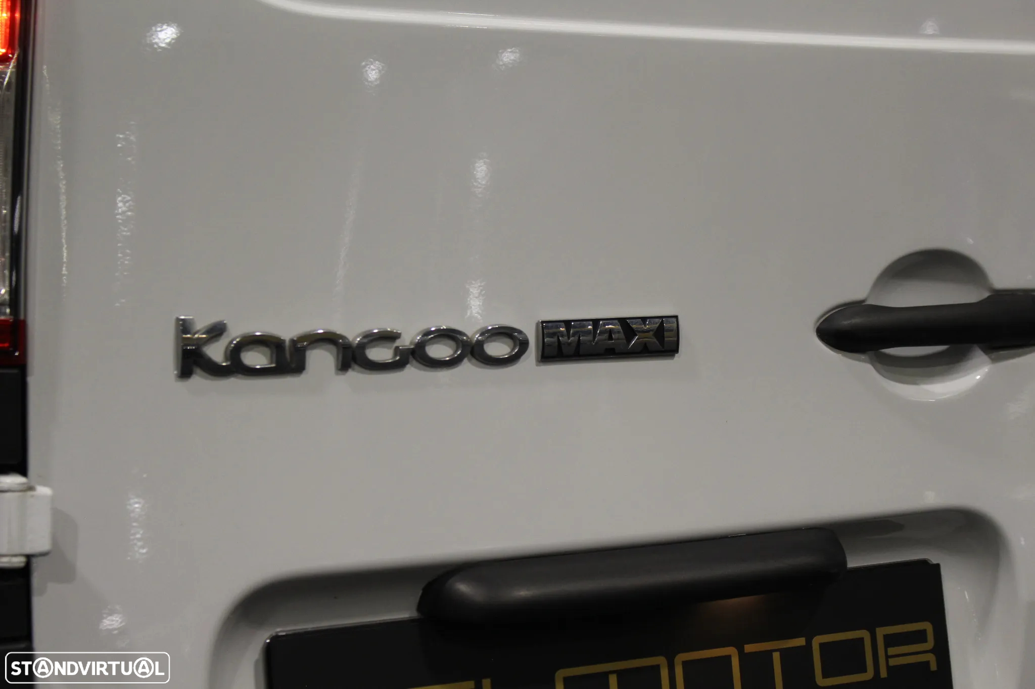 Renault Kangoo Maxi Cx. Automática 3Lugares - 9