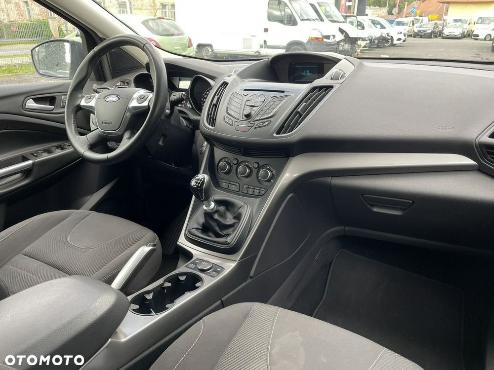 Ford Kuga 1.5 EcoBoost 2x4 ST-Line - 8