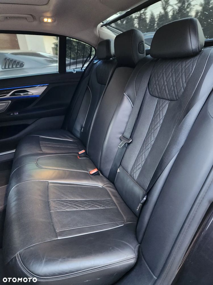 BMW Seria 7 750Li xDrive Edition Exclusive - 8