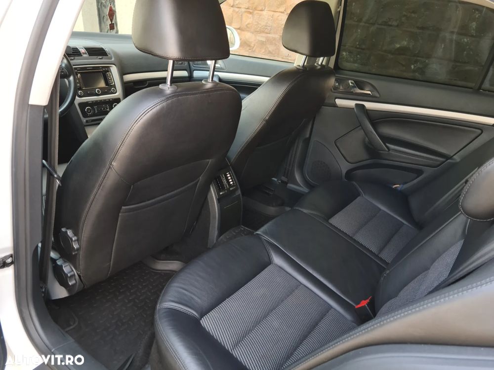 Skoda Octavia 1.8 TSI Elegance DSG - 9