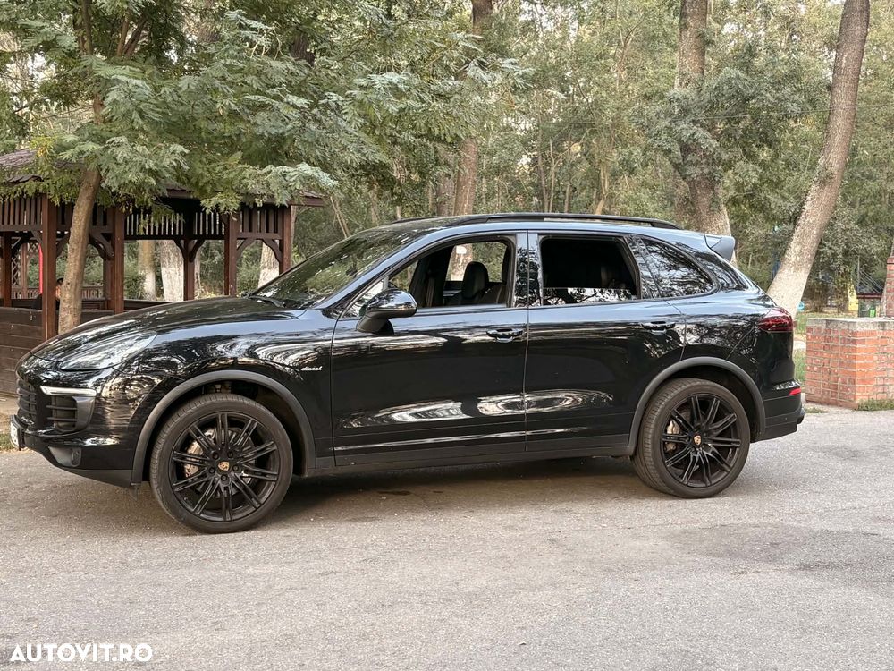 Porsche Cayenne 4.2 L S - 4
