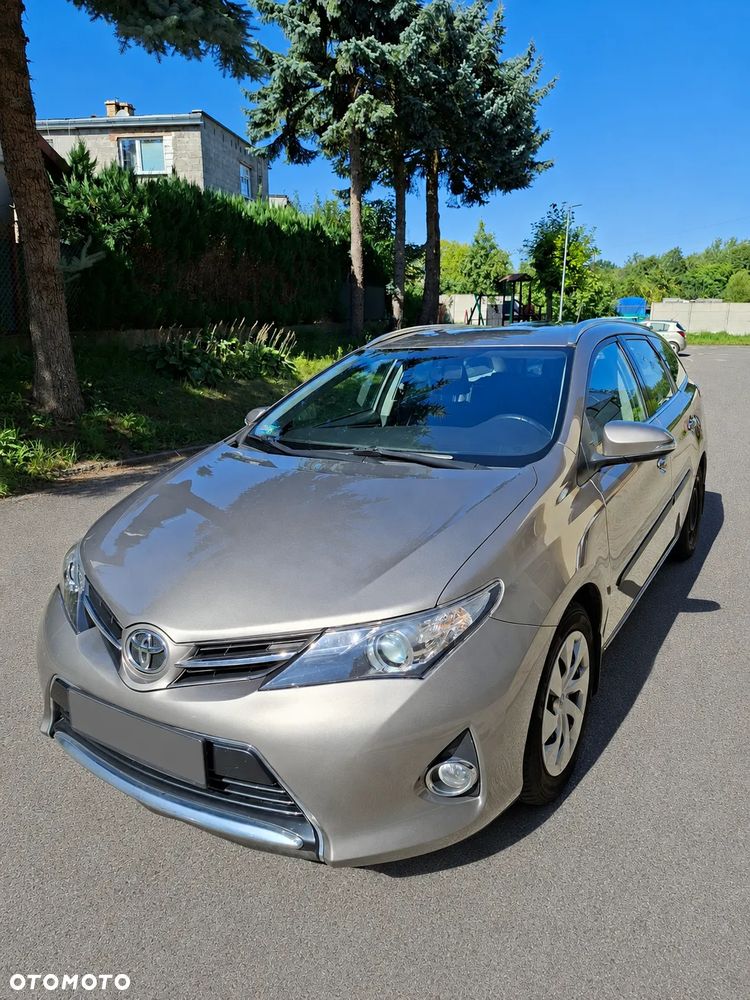 Toyota Auris 1.6 Premium - 4