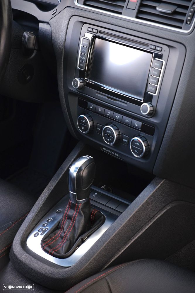 VW Jetta 2.0 TSI DSG Highline - 13