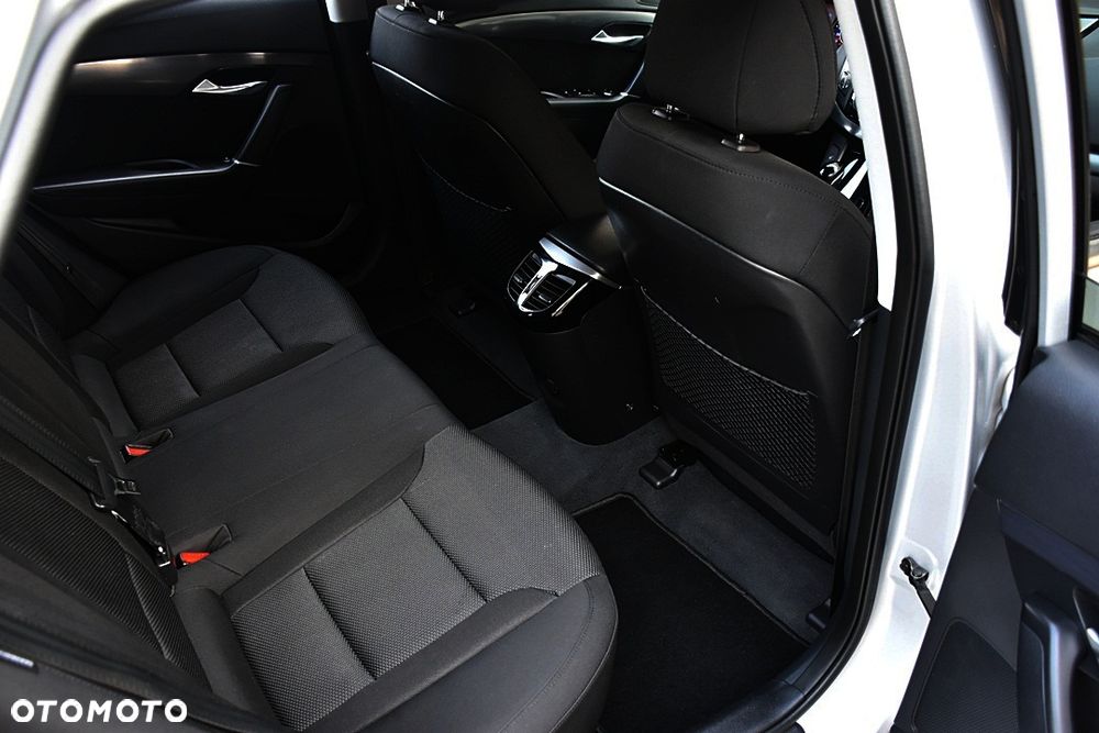 Hyundai i40 i40cw 1.7 CRDi Automatik Fifa World Cup Edition Silver - 38