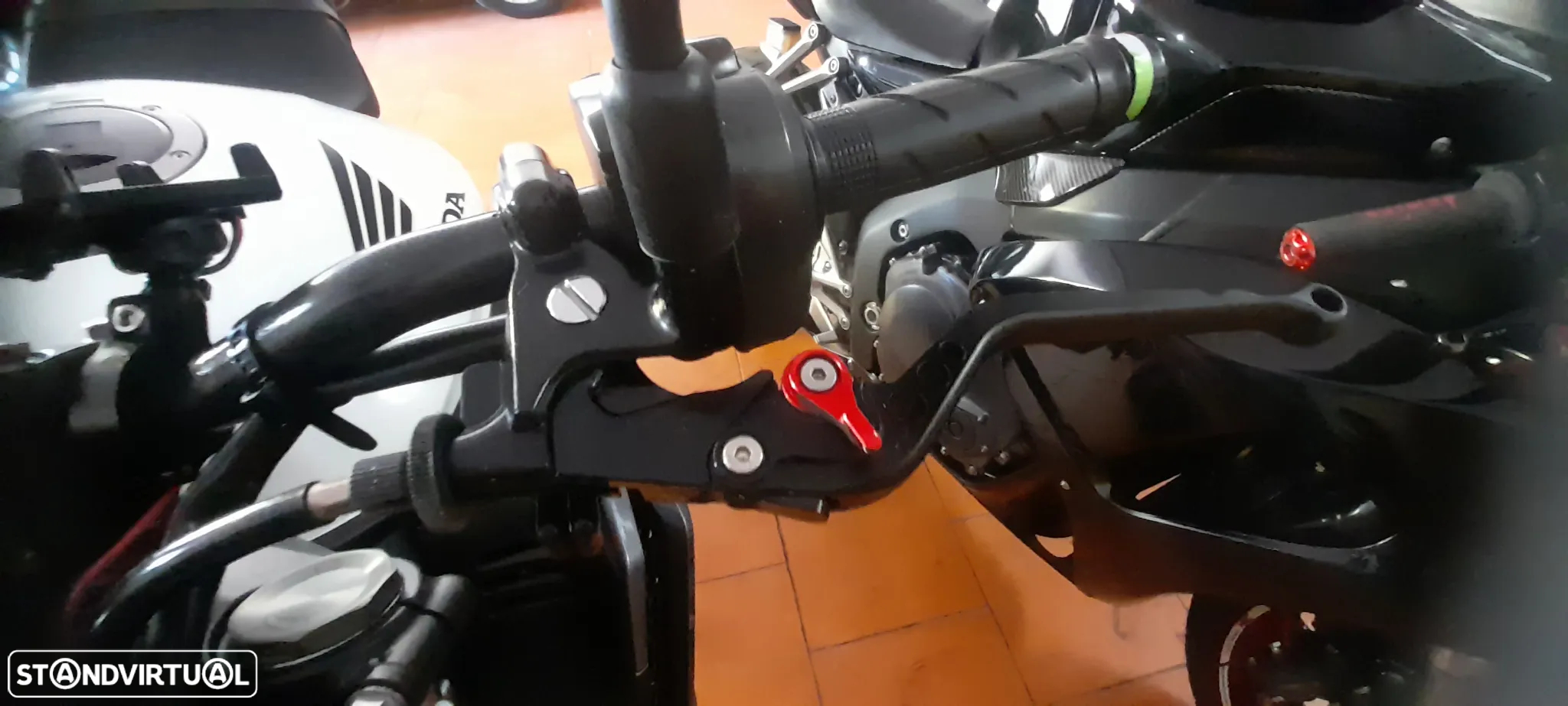 Honda CB - 8