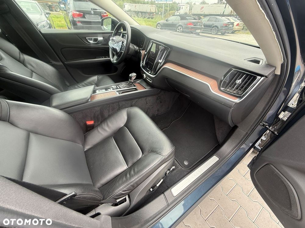 Volvo S60 T5 Momentum Pro - 14