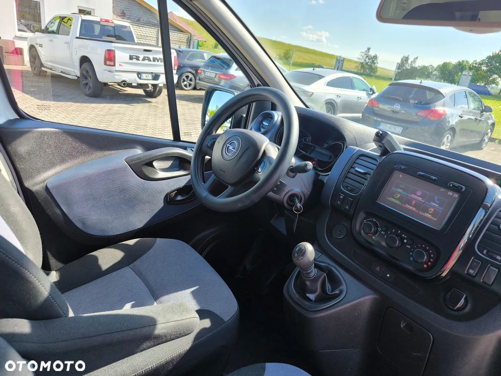 Opel Vivaro - 10