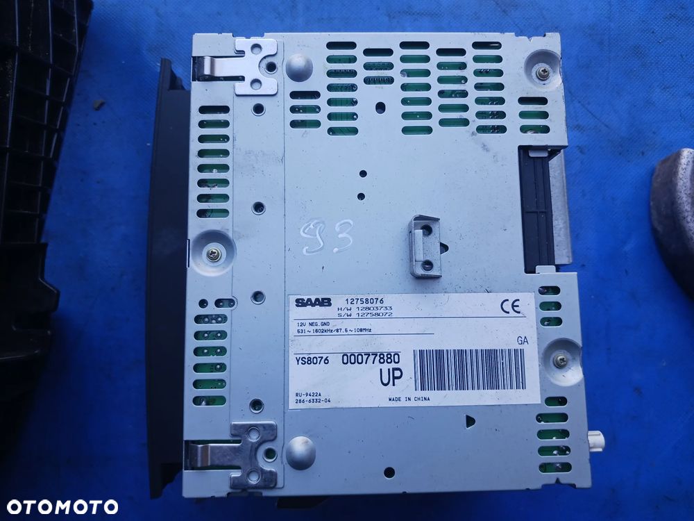 Saab 93 Wzmacniacz radia YS8076 zmieniarka CD SAAB 93 9-3 II 02-11 12758076  napęd płyt CD czytnik podstawa ramka obudowa - 2