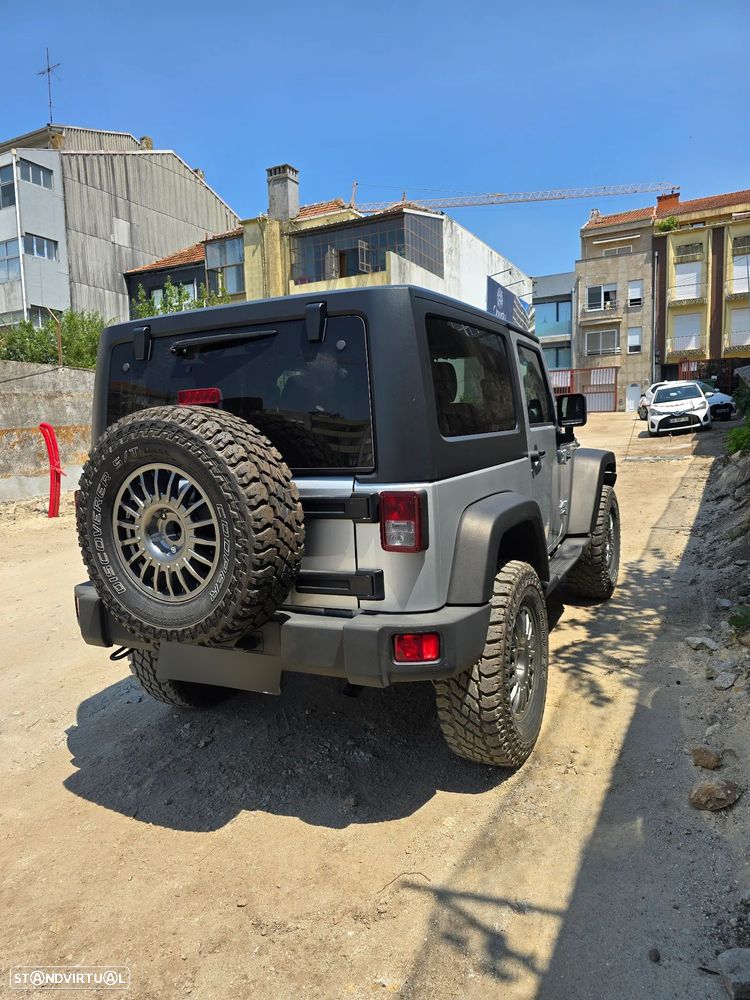 Jeep Wrangler - 13