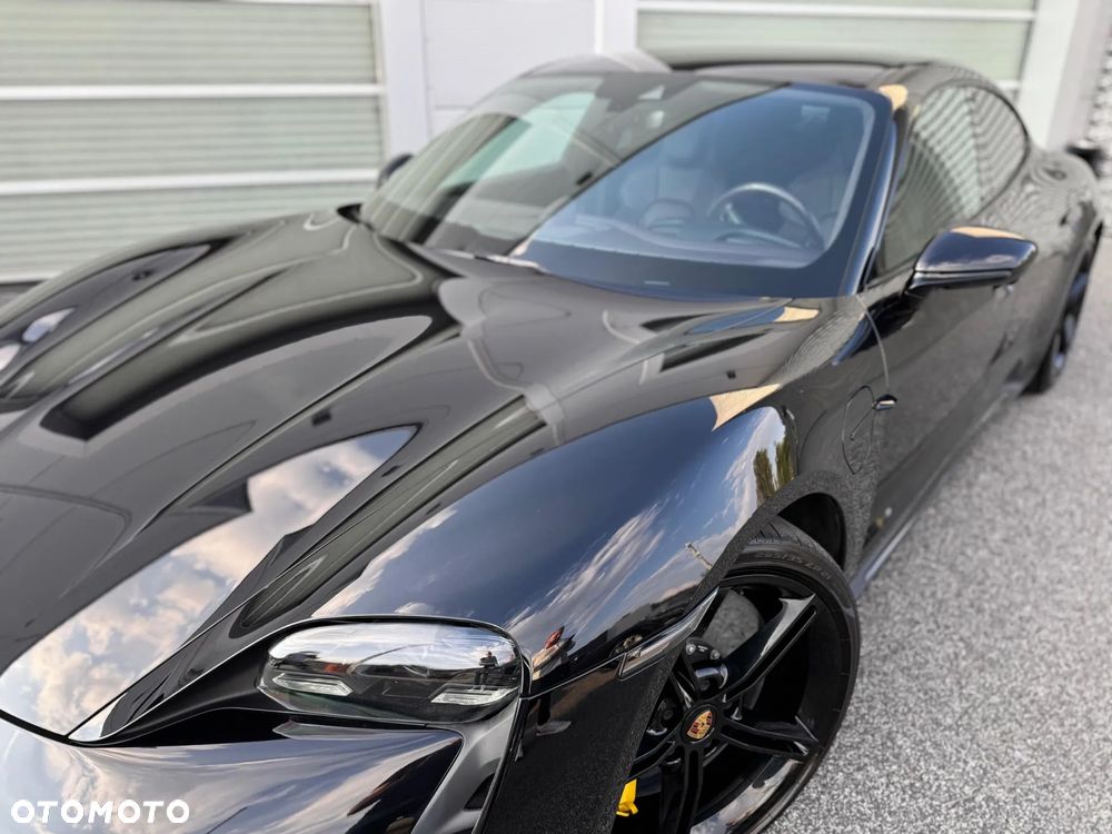 Porsche Taycan - 3