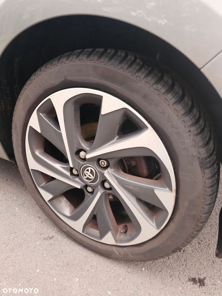 Toyota Auris 1.8 HSD Prestige - 28