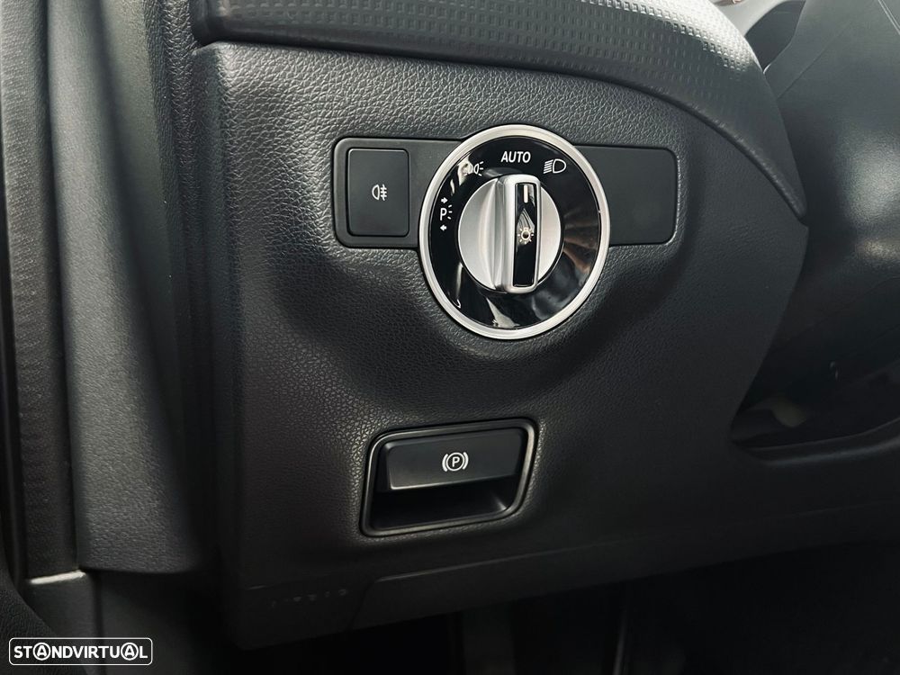 Mercedes-Benz A 180 CDI BE AMG Line - 26