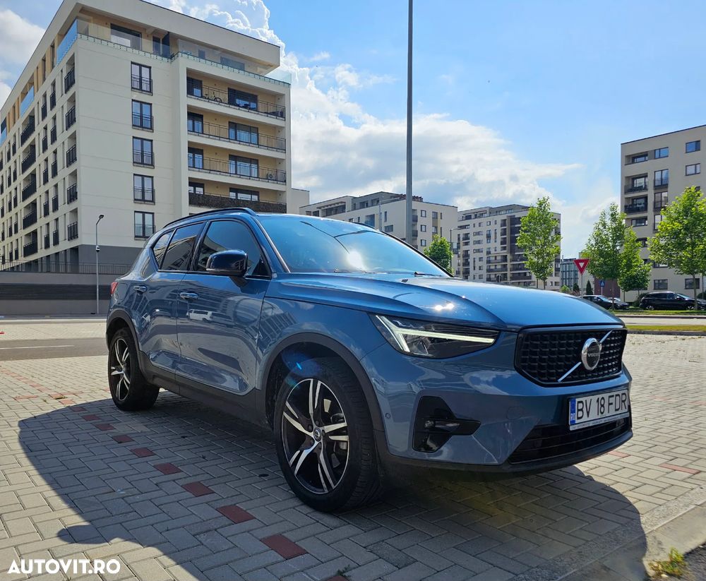 Volvo XC 40 B4 B AWD DKG Plus Dark - 3