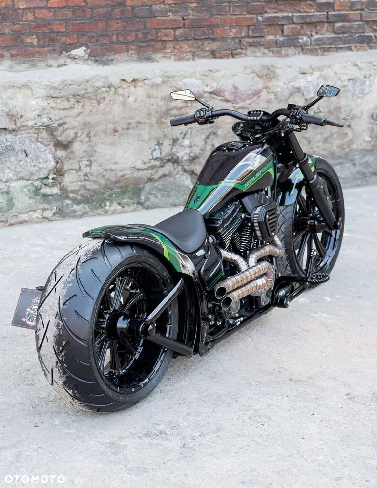 Harley-Davidson Softail Breakout - 9