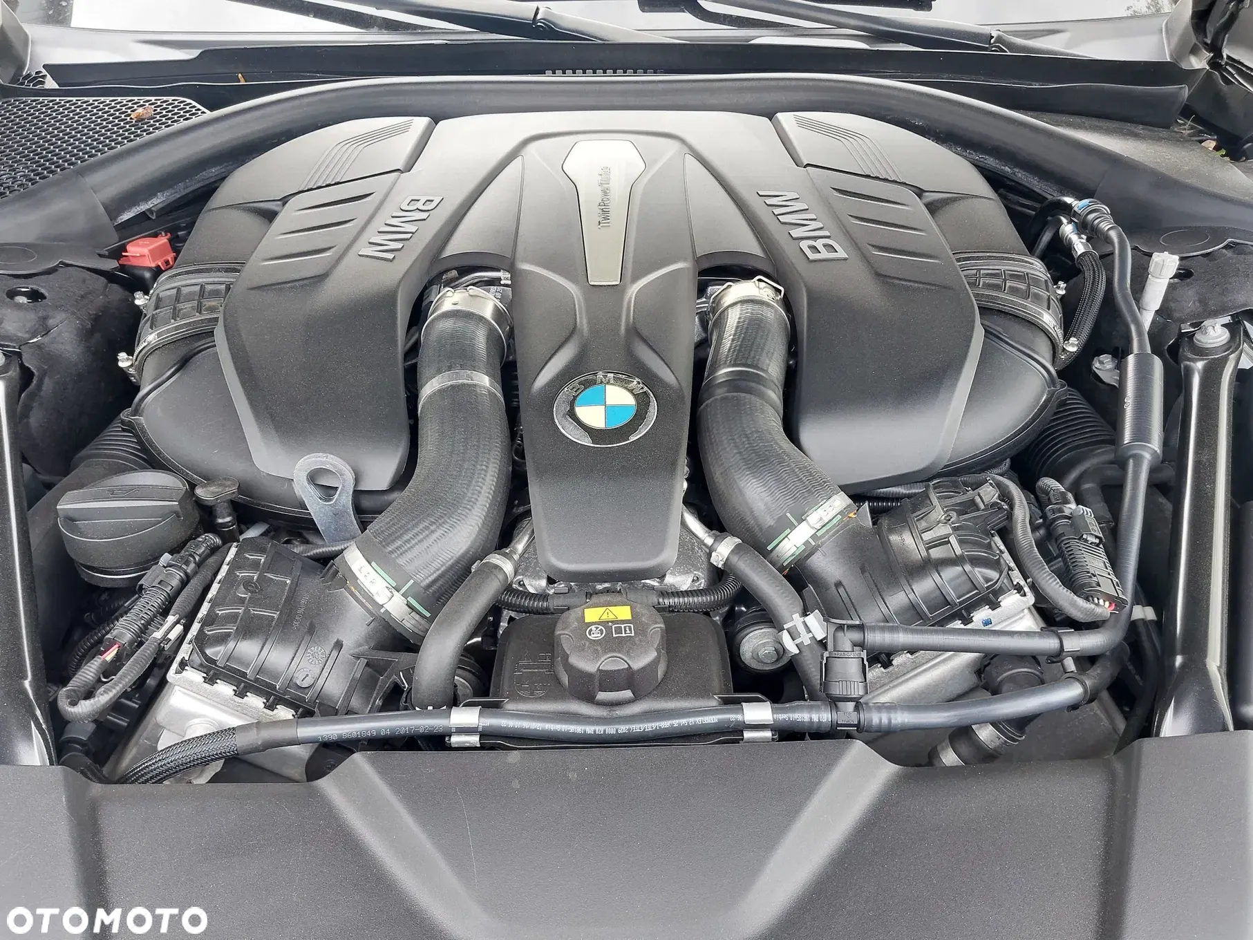 BMW Seria 7 750i xDrive - 35