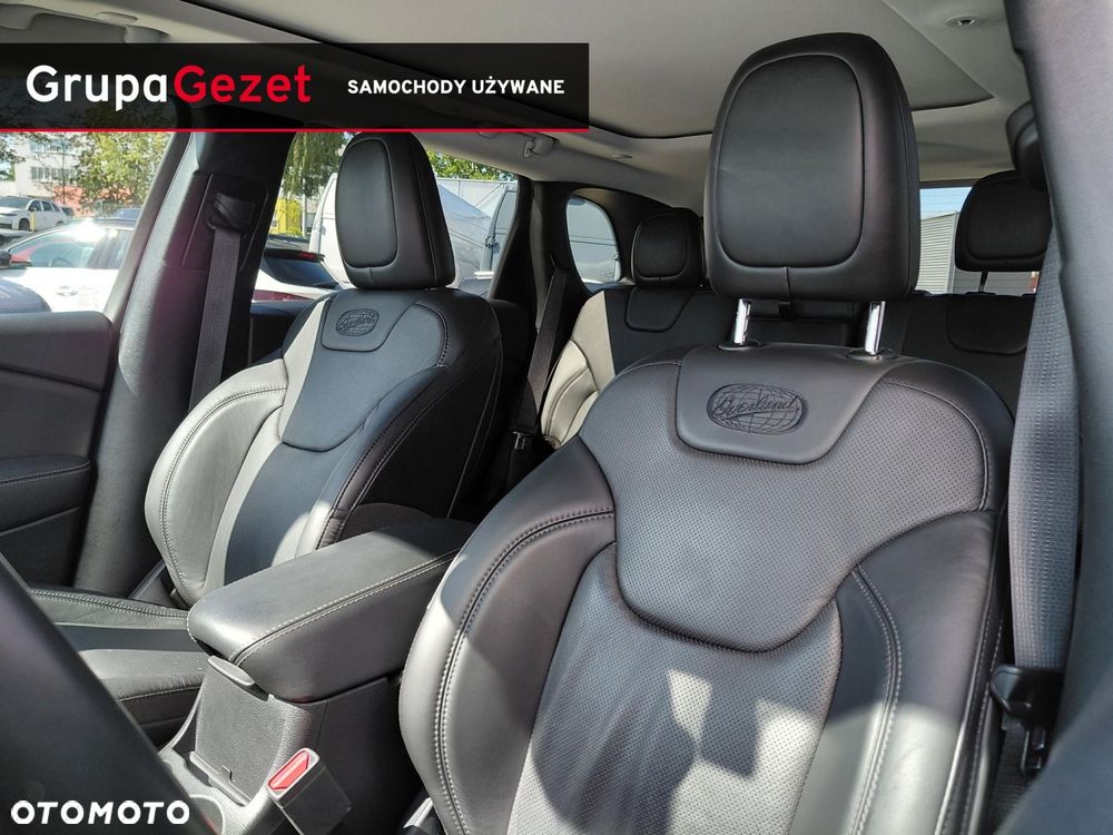Jeep Cherokee - 11