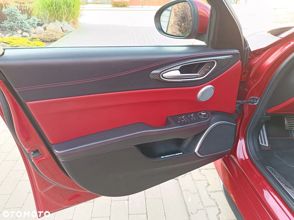 Alfa Romeo Giulia 2.9 Bi Turbo V6 Quadrifoglio - 24