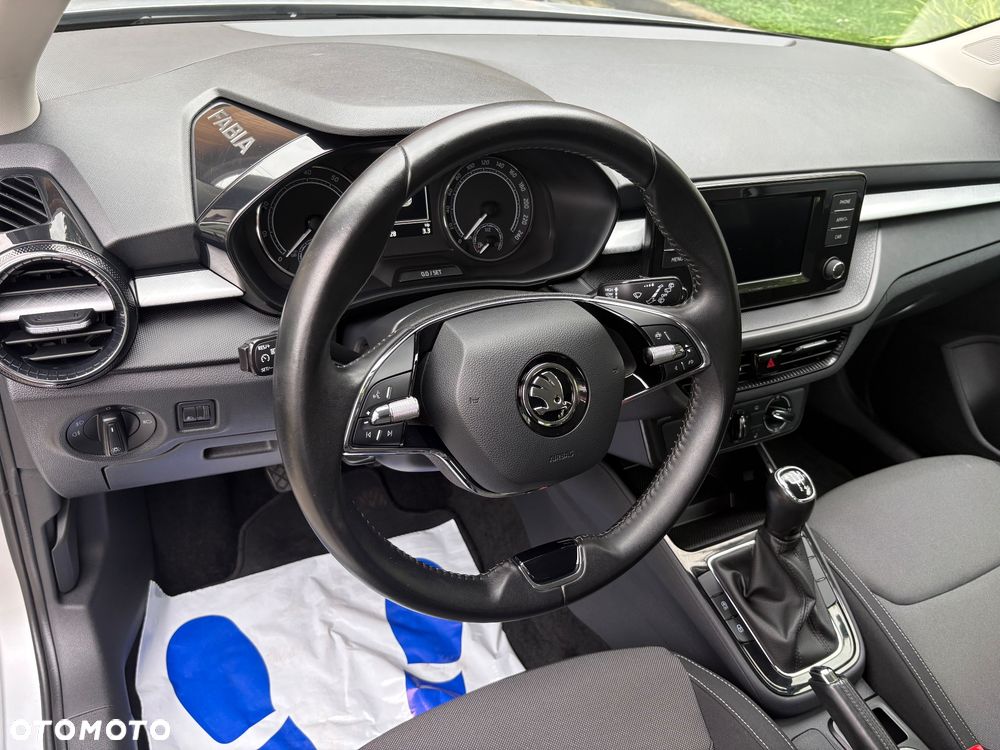 Skoda Fabia - 25