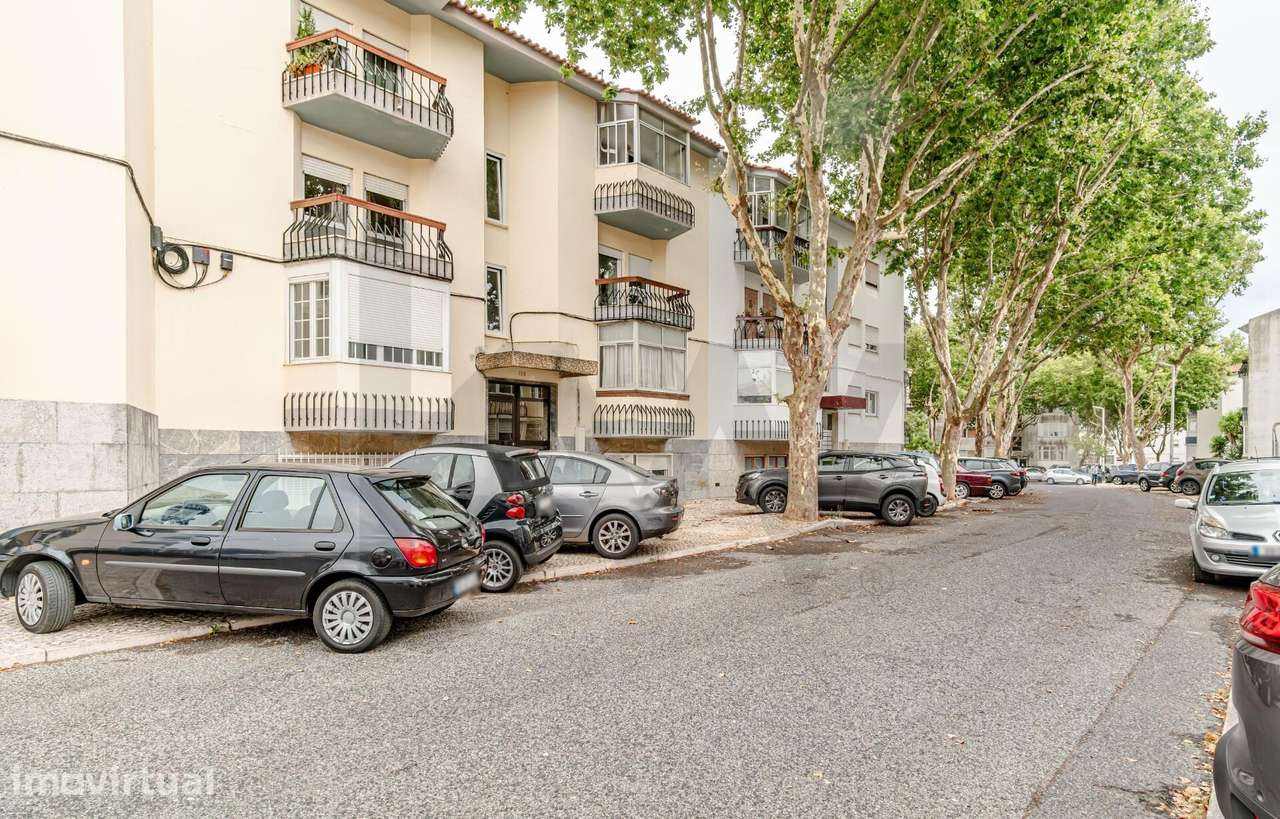 T2 Totalmente Remodelado em Cascais | Rua Furriel João Vieira - Grande imagem: 4/21