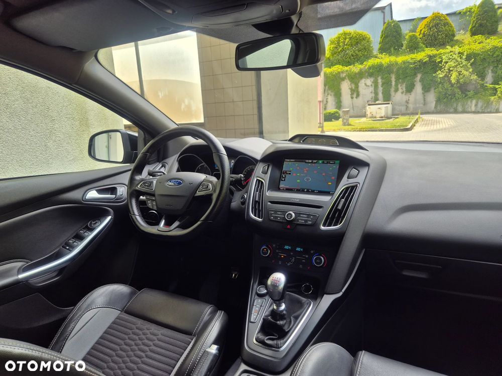 Ford Focus 2.0 TDCi ST mit Leder-Exclusiv-Paket - 19