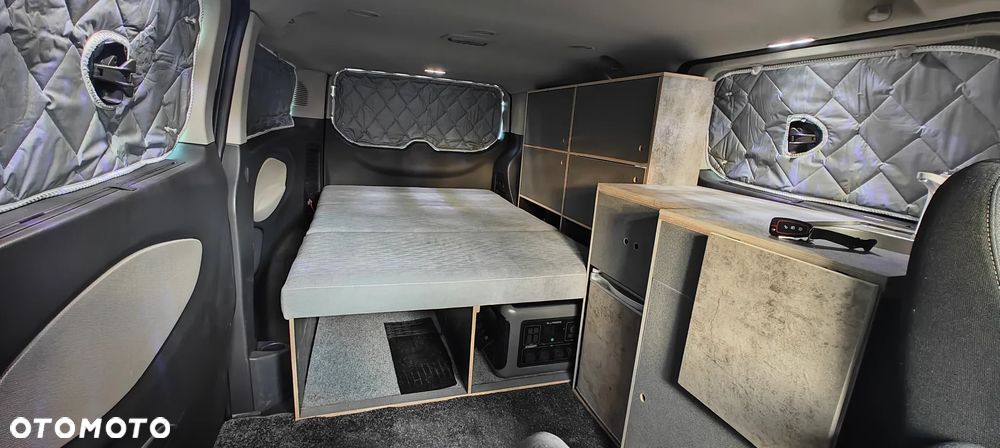 Ford Tourneo Custom - 10