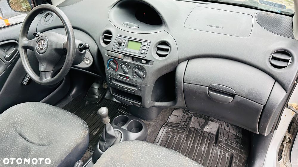 Toyota Yaris - 12