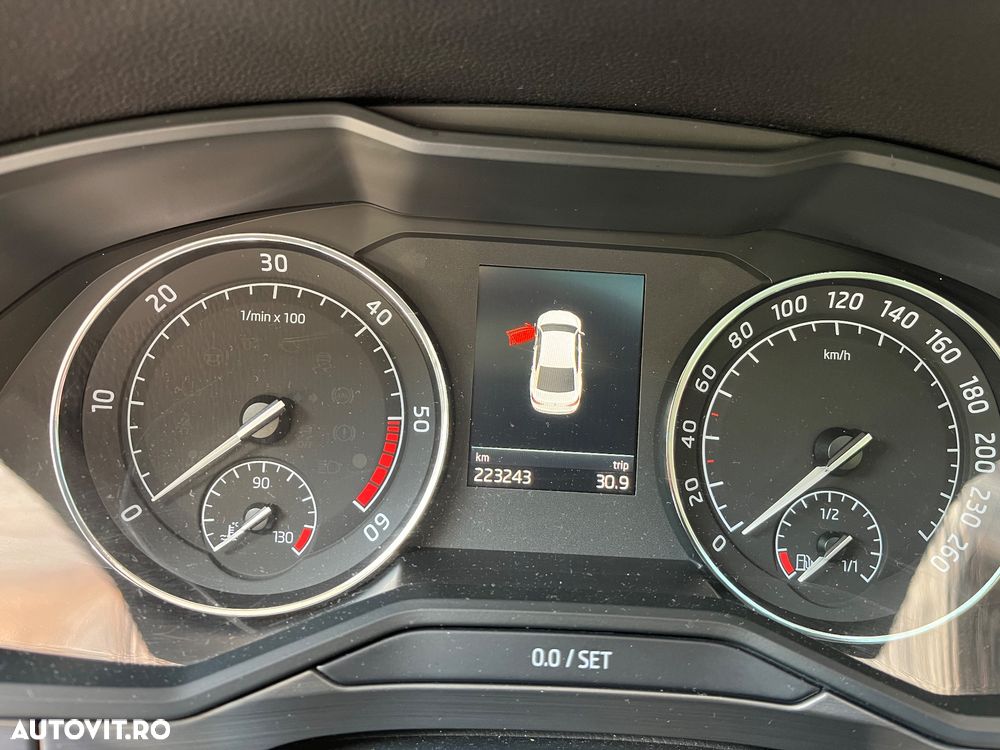 SKODA Superb 2019 — imagine 12