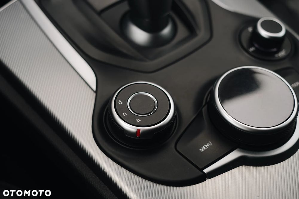 Alfa Romeo Stelvio 2.0 Turbo TI Q4 - 27