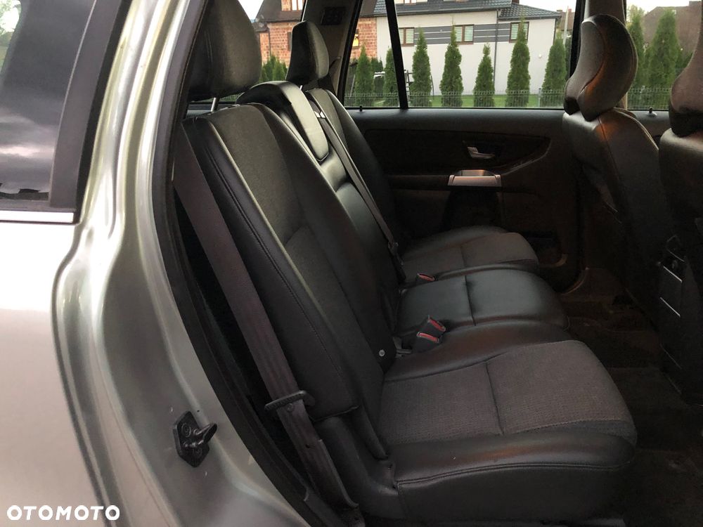 Volvo XC 90 2.5T AWD Momentum - 25