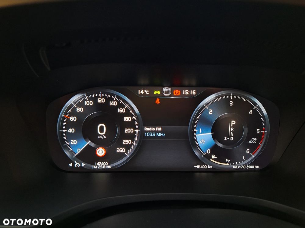 Volvo V60 D4 Momentum Pro - 33