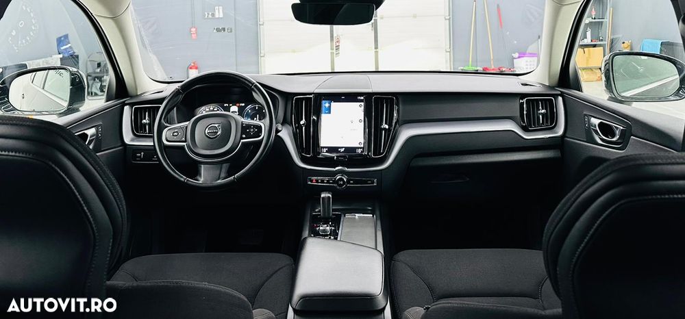 Volvo XC 60 B4 MHEV AT8 FWD Momentum Pro - 6