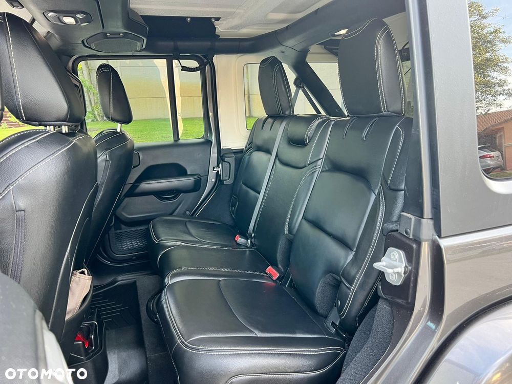 Jeep Wrangler - 20